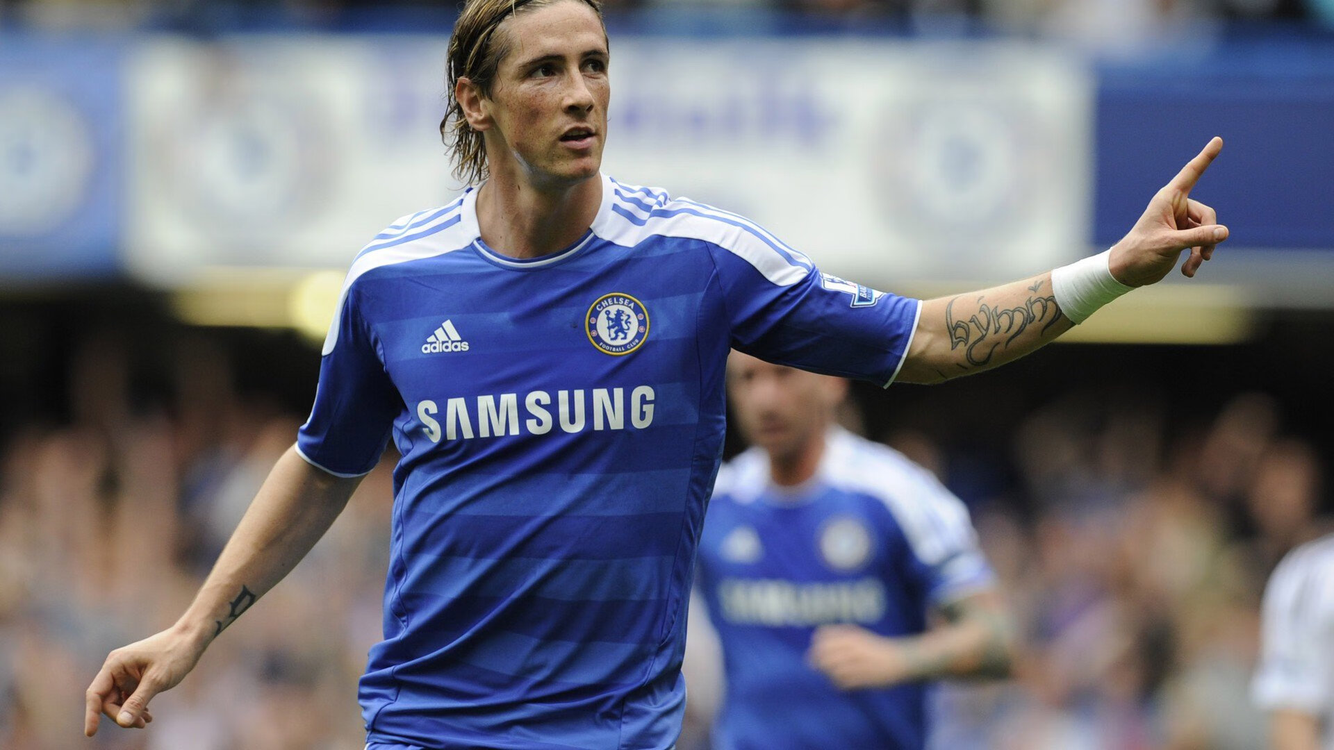 库里连中三记远投勇士再次反超比分，库里远投集锦